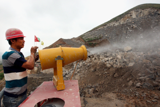 “水炮”降塵“布袋”除塵大西采石場投資千萬做環保